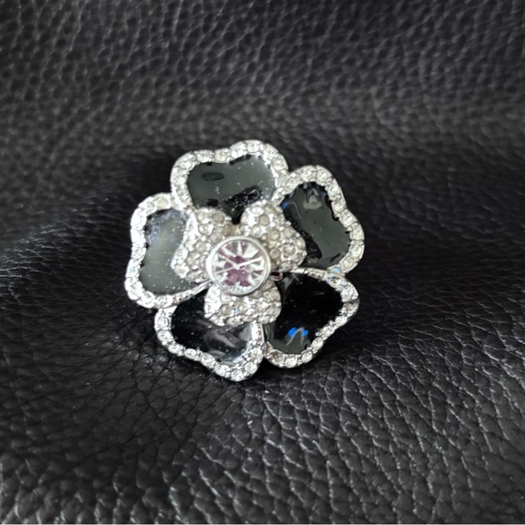 Lia Sophia “Blooming” ring. Gardenia flower with rhinestones. - Picture 1 of 4